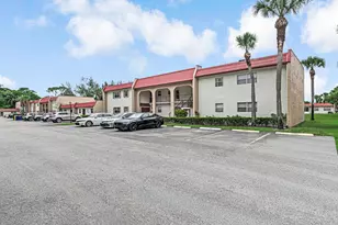 216 Lake Dora Dr, West Palm Beach, FL 33411 - Photo 2