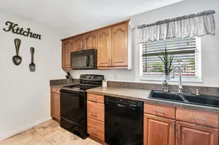 216 Lake Dora Dr, West Palm Beach, FL 33411 - Photo 8