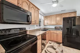 216 Lake Dora Dr, West Palm Beach, FL 33411 - Photo 6