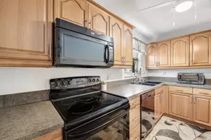216 Lake Dora Dr, West Palm Beach, FL 33411 - Photo 12