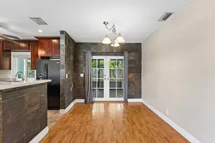 301 SE 3rd St, Deerfield Beach, FL 33441 - Photo 8