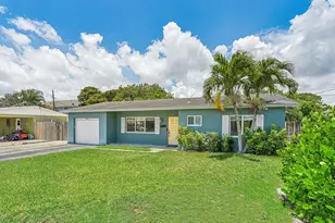 301 SE 3rd St, Deerfield Beach, FL 33441 - Photo 2
