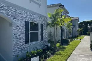 1154 SE 2nd St, Florida City, FL 33034 - Photo 2