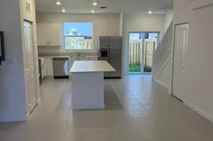 1154 SE 2nd St, Florida City, FL 33034 - Photo 4