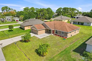 1781 SW Starman Ave, Port Saint Lucie, FL 34953 - Photo 2