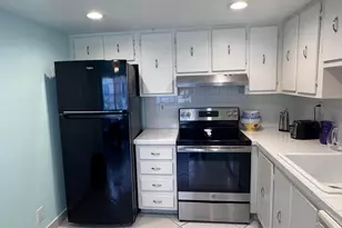 641 Burgundy N, Delray Beach, FL 33484 - Photo 4