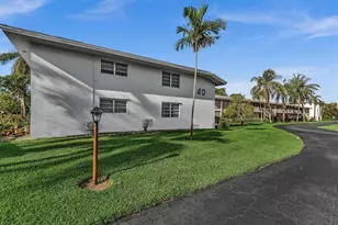 40 SE 13th St, Boca Raton, FL 33432 - Photo 2