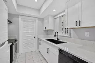 2755 NE 28th Ave, Lighthouse Point, FL 33064 - Photo 12