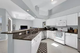 521 Cypress Cir, Tequesta, FL 33469 - Photo 6