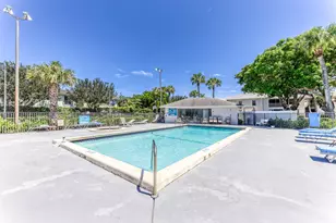 240 SE 10th St, Delray Beach, FL 33483 - Photo 10