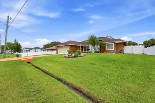 1098 SW Sudder Ave, Port Saint Lucie, FL 34953 - Photo 4