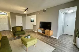 215 Lake Pointe Dr, Oakland Park, FL 33309 - Photo 1