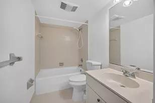 9460 Meadowood Dr, Fort Pierce, FL 34951 - Photo 30