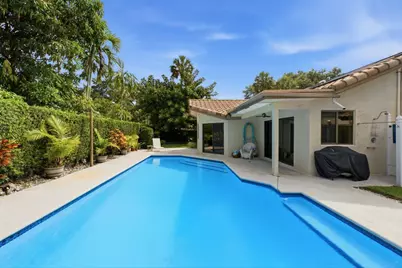 2719 Oak Tree Lane, Oakland Park, FL 33309 - Photo 2