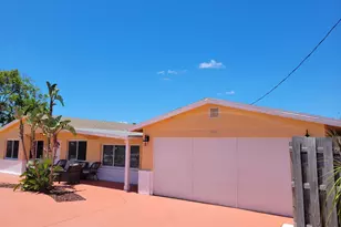 3124 NE Skyline Dr, Jensen Beach, FL 34957 - Photo 2