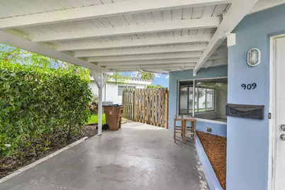 909 SE 16 Place, Deerfield Beach, FL 33441 - Photo 2