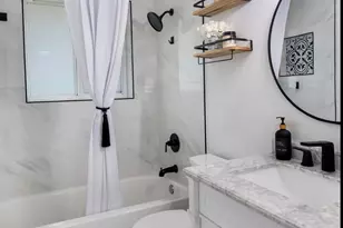 542 NW 47th Ave, Plantation, FL 33317 - Photo 18