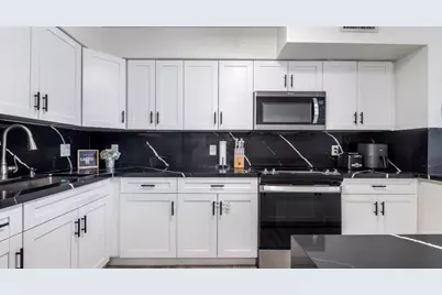 542 NW 47th Avenue, Plantation, FL 33317 - Photo 2