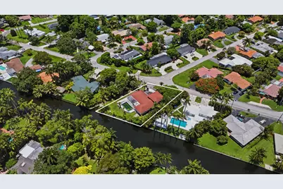 11401 W Biscayne Canal Road, Miami, FL 33161 - Photo 2