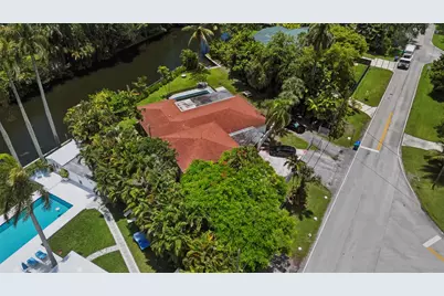 11401 W Biscayne Canal Road, Miami, FL 33161 - Photo 12