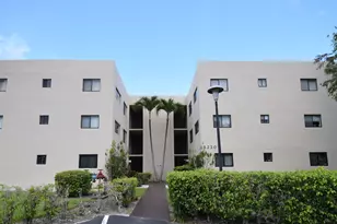 5220 Las Verdes Cir, Delray Beach, FL 33484 - Photo 2