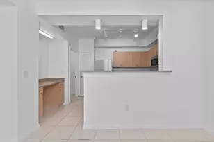 533 NE 3rd Ave, Fort Lauderdale, FL 33301 - Photo 4