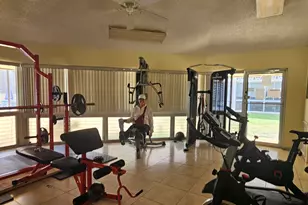 421 NE 14th Ave, Hallandale Beach, FL 33009 - Photo 22