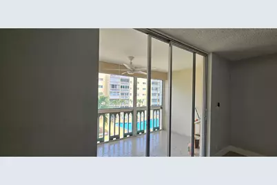 421 NE 14th Avenue #302, Hallandale Beach, FL 33009 - Photo 10