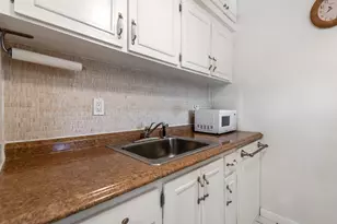 925 SW 11th Ave, Hallandale Beach, FL 33009 - Photo 12