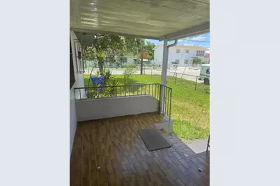 88 NW 18th Avenue, Miami, FL 33125 - Photo 2