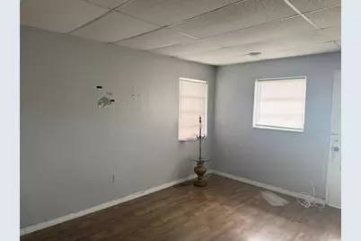 88 NW 18th Avenue, Miami, FL 33125 - Photo 4