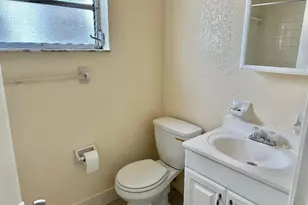 240 Croton Ave, Lantana, FL 33462 - Photo 8