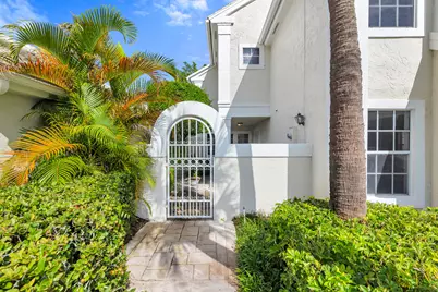 22 Selby Lane, Palm Beach Gardens, FL 33418 - Photo 2