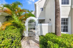 22 Selby Ln, Palm Beach Gardens, FL 33418 - Photo 2