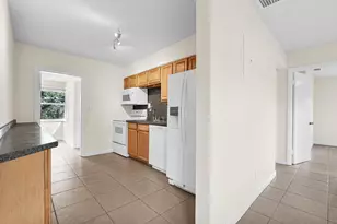 261 NE 45th St, Oakland Park, FL 33334 - Photo 24