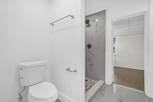 261 NE 45th St, Oakland Park, FL 33334 - Photo 12