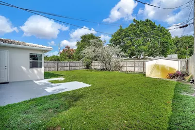 261 NE 45th Street, Oakland Park, FL 33334 - Photo 44