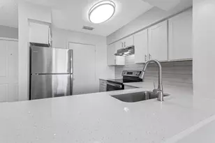 17900 NE 31st Ct, Aventura, FL 33160 - Photo 10