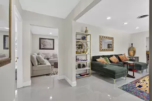9860 Honeysuckle Ave, Palm Beach Gardens, FL 33410 - Photo 4