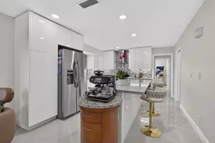9860 Honeysuckle Ave, Palm Beach Gardens, FL 33410 - Photo 14