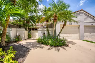 525 Prestwick Circle, Palm Beach Gardens, FL 33418 - Photo 1