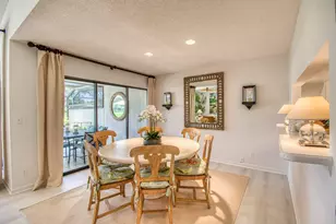 525 Prestwick Cir, Palm Beach Gardens, FL 33418 - Photo 6