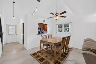 1474 SE Rivergreen Cir, Port Saint Lucie, FL 34952 - Photo 4