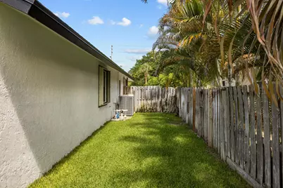 14814 Paddock Drive, Wellington, FL 33414 - Photo 32