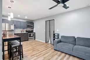 1204 S Lake Dr E, Lantana, FL 33462 - Photo 4