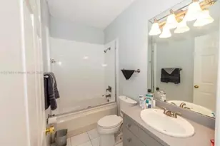 423 NE 3rd St, Pompano Beach, FL 33060 - Photo 28