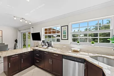 1638 NE 3rd Avenue, Delray Beach, FL 33444 - Photo 14