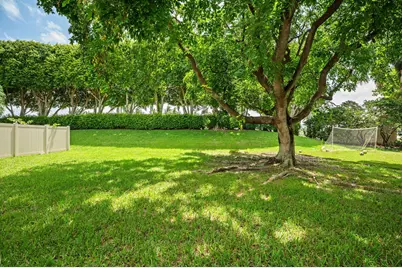 9058 Alexandra Circle, Wellington, FL 33414 - Photo 32