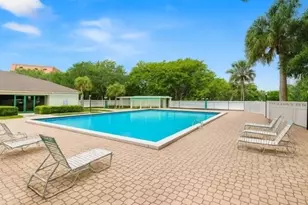 3150 W Rolling Hills Cir, Davie, FL 33328 - Photo 24