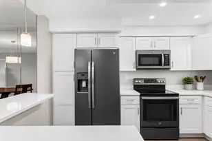 3150 W Rolling Hills Cir, Davie, FL 33328 - Photo 4